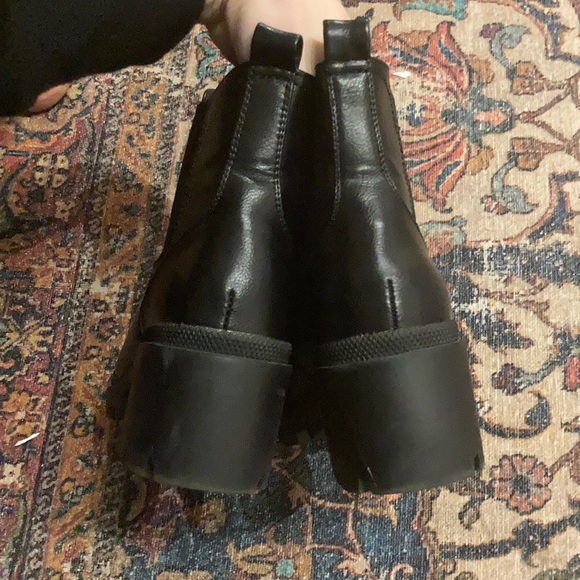 SOLD Princess Polly DAMAGE BOOTS BLACK - Picture 8 of 8